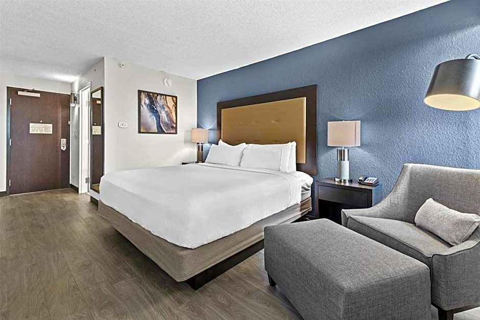 DoubleTree by Hilton Raleigh Midtown