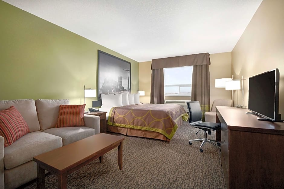 Super 8 by Wyndham Regina