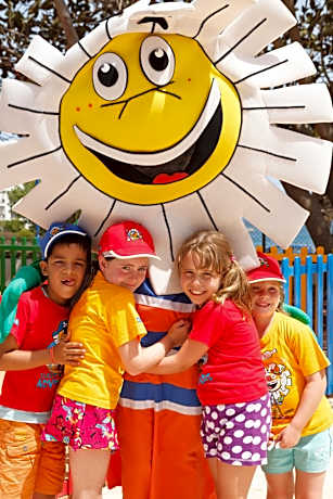 Family Room (2 Adults + 2 Children)