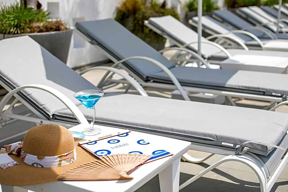 Tinas Plus Hotel