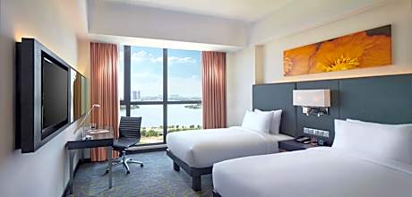 Twin Guest Room with Lake View