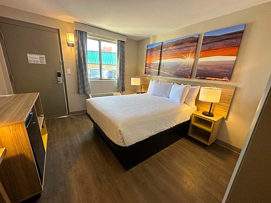 Days Inn by Wyndham Farmington NM