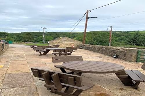 OYO Ye Olde Mustard Pot