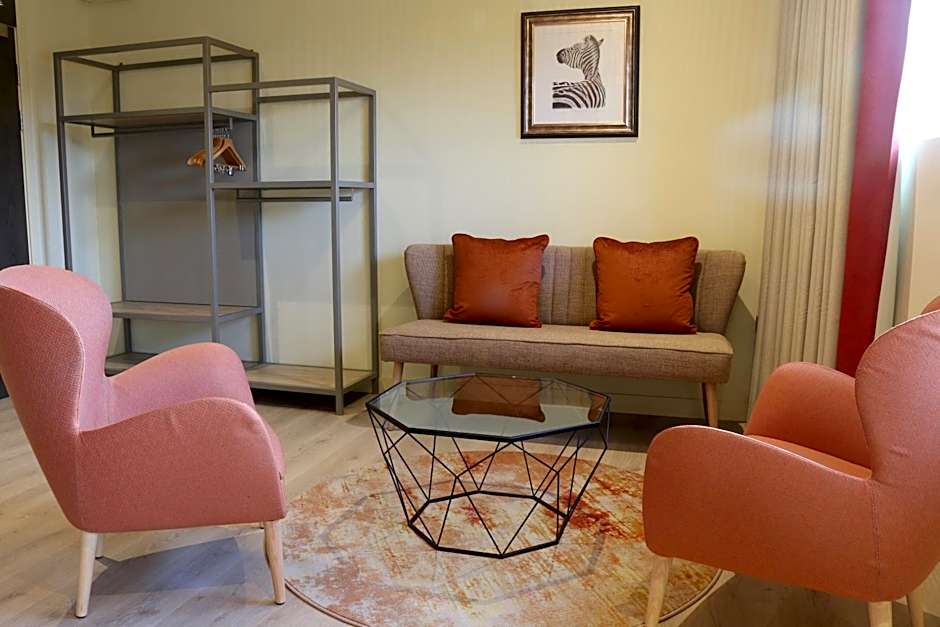 Hex Wildlife Hotel at Yorkshire Wildlife Park