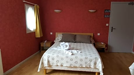 Triple Room with Private Bathroom