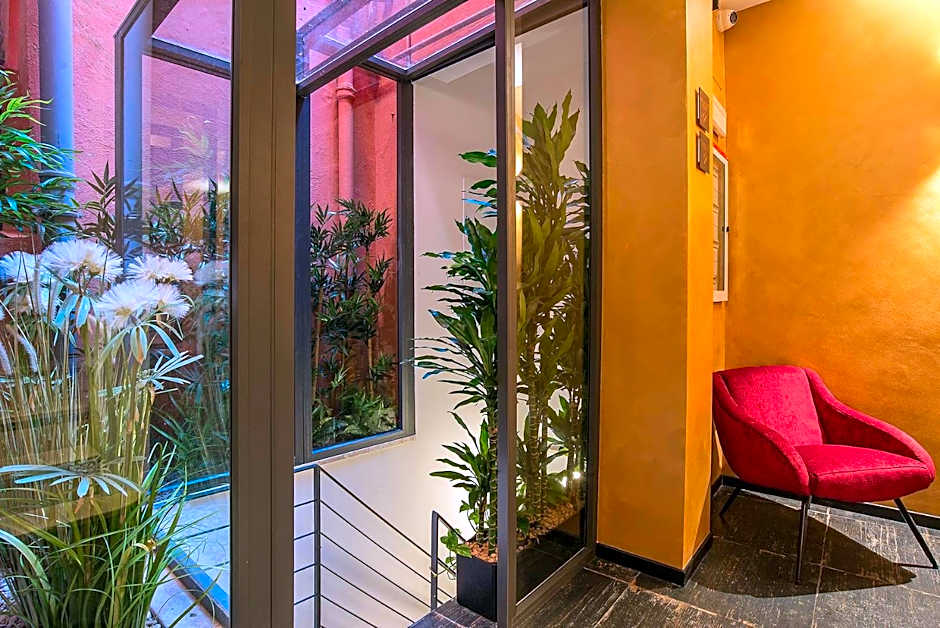 Navona Essence Hotel