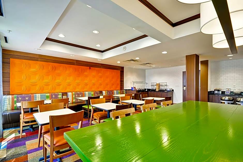 Fairfield Inn & Suites by Marriott Dallas Medical/Market Center