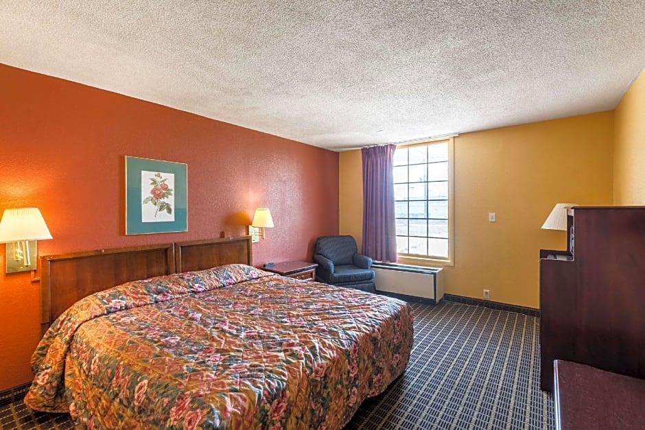 Econo Lodge Inn & Suites Orangeburg