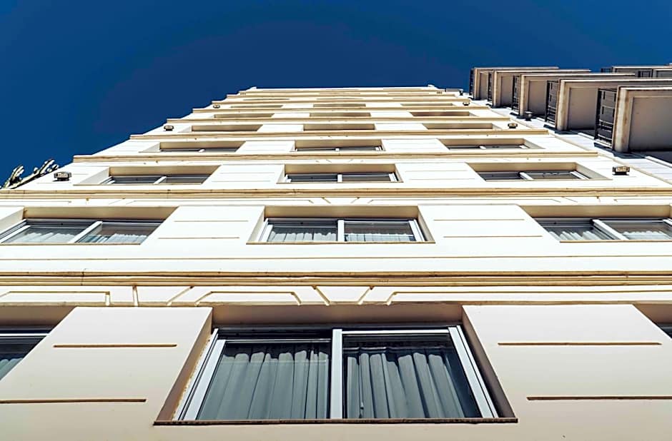 Cyan Recoleta Hotel