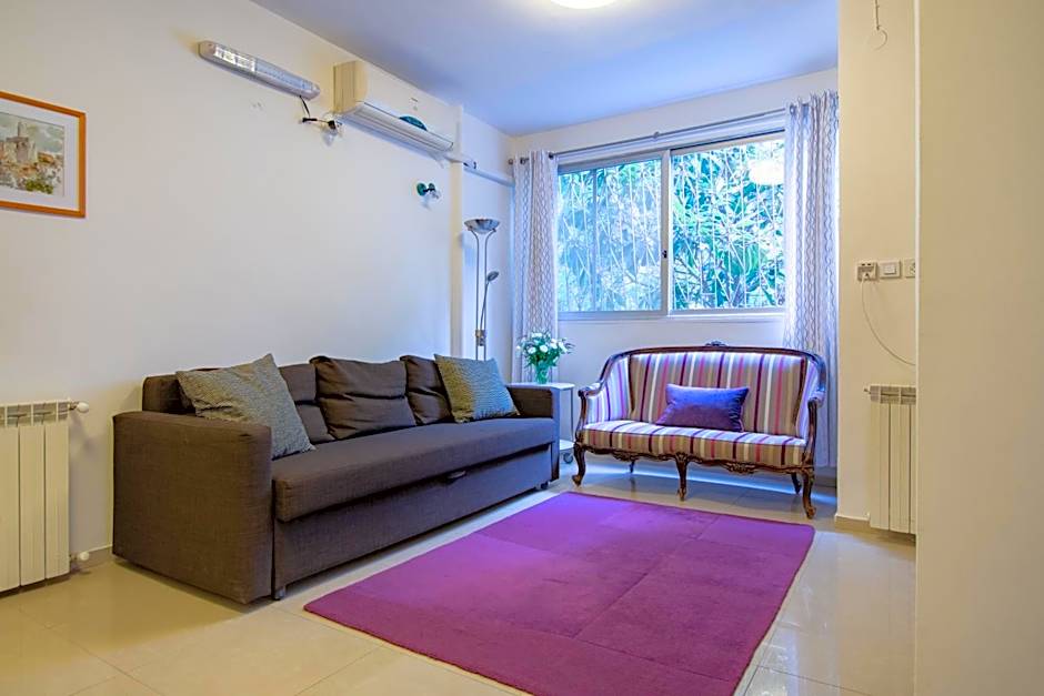 Colony Suites- Hananya St.