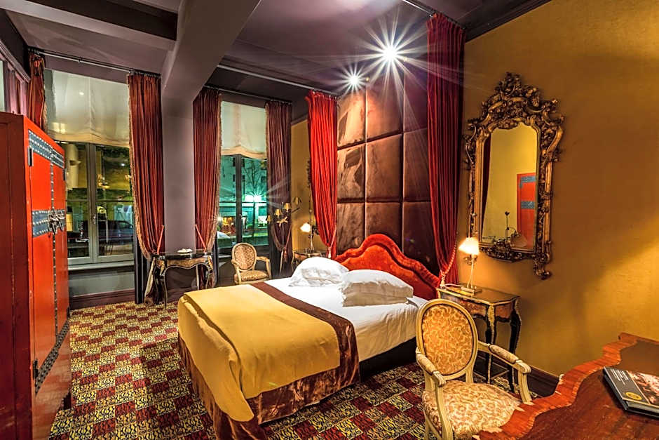 Canal Suites