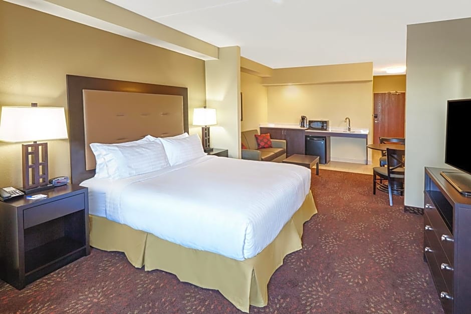 Holiday Inn Express & Suites Sandusky By IHG