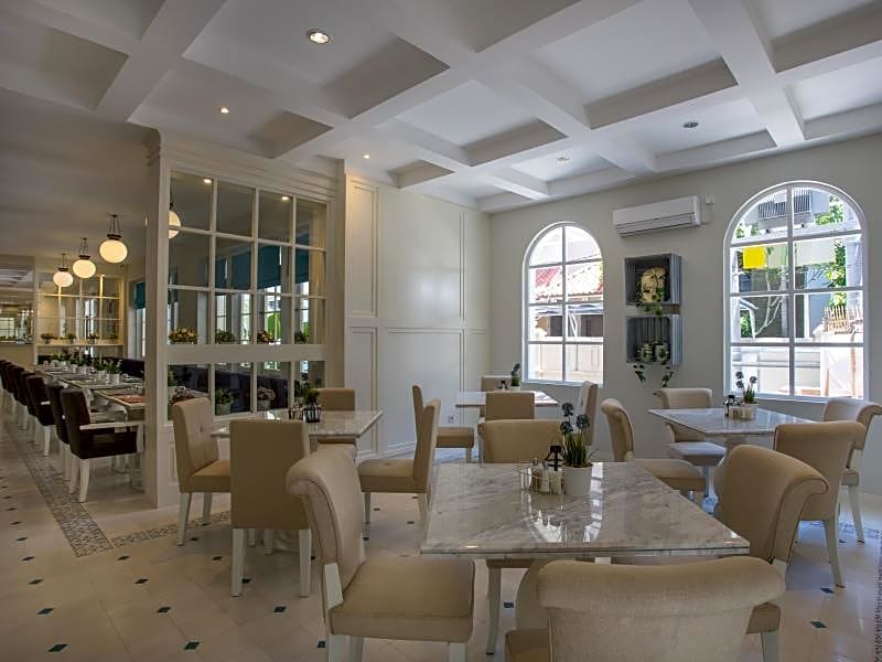 Amalfi Hotel Seminyak