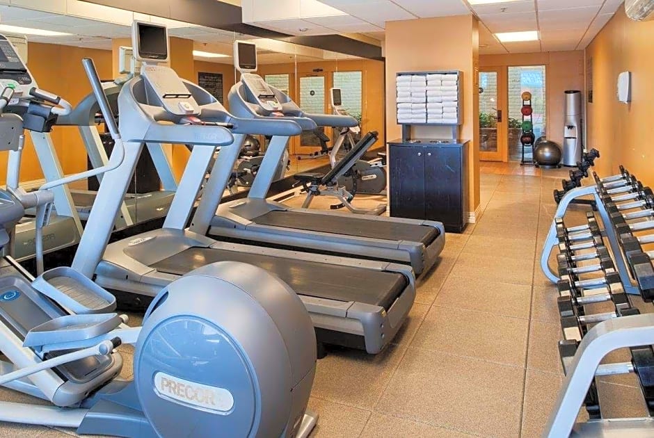 Aksarben Suites