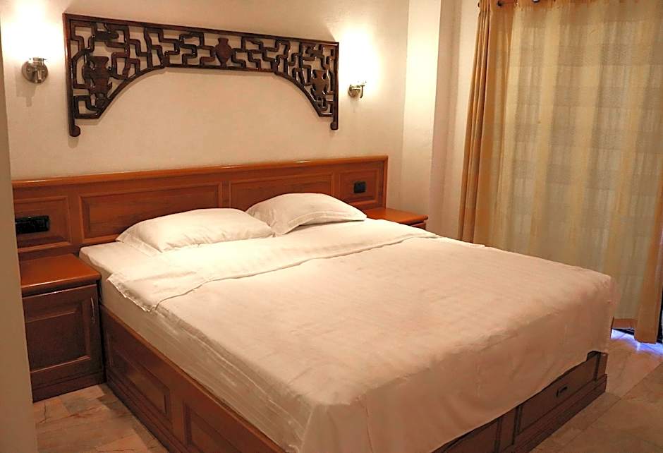 Max Residence