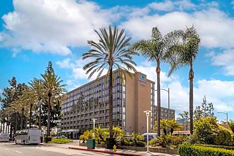 Clarion Hotel Anaheim Resort
