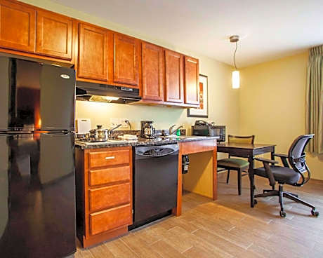 1 King Bed 1 Queen Bed Suite Nonsmoking Upgrade