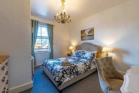 Double Room with Shared Bathroom