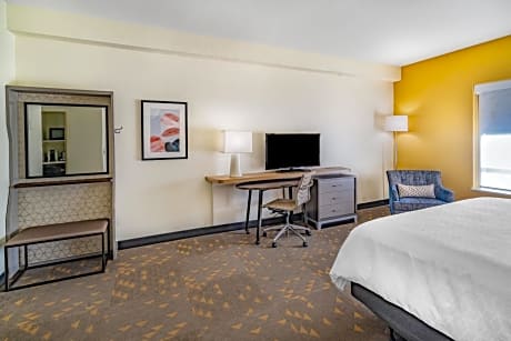 King Room with Roll-In Shower - Disability Access