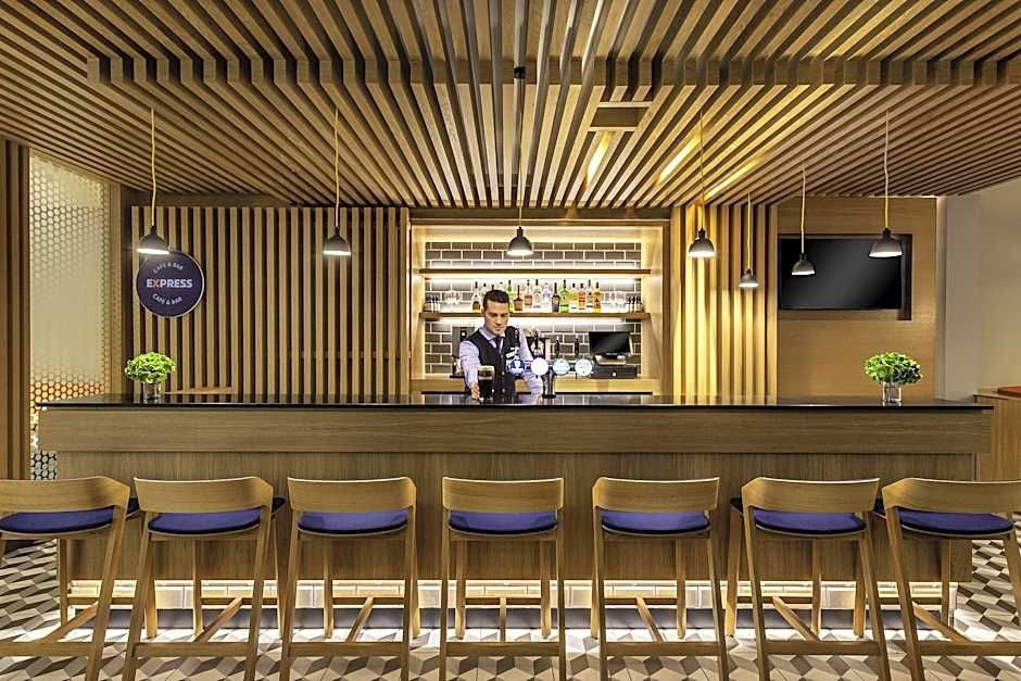 Holiday Inn Express Dublin-Airport By IHG