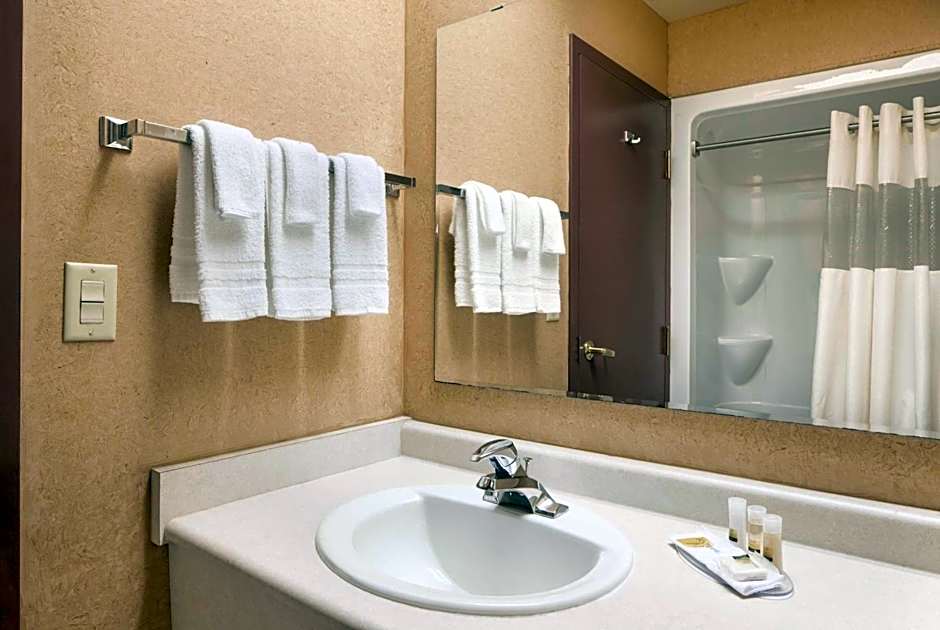 Days Inn by Wyndham Leamington