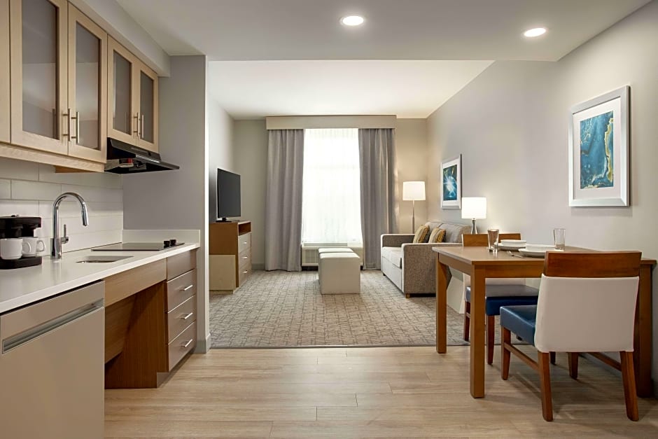 Photo 1 of 2 of 1 Bedroom 1 King Bed Suite, Accessible, Bathtub