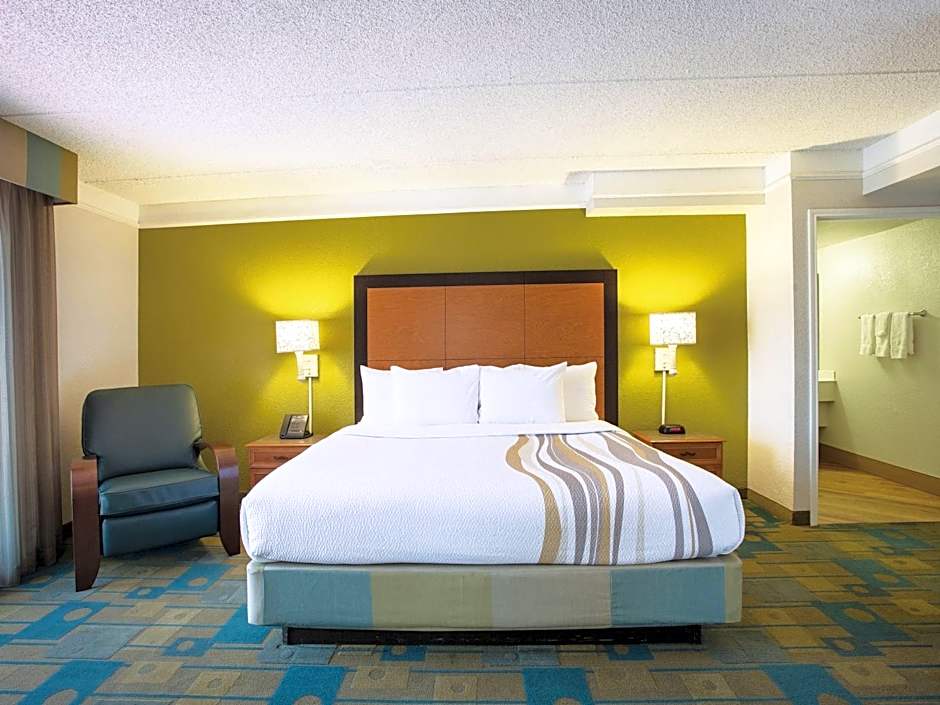 La Quinta Inn & Suites by Wyndham San Diego Chula Vista