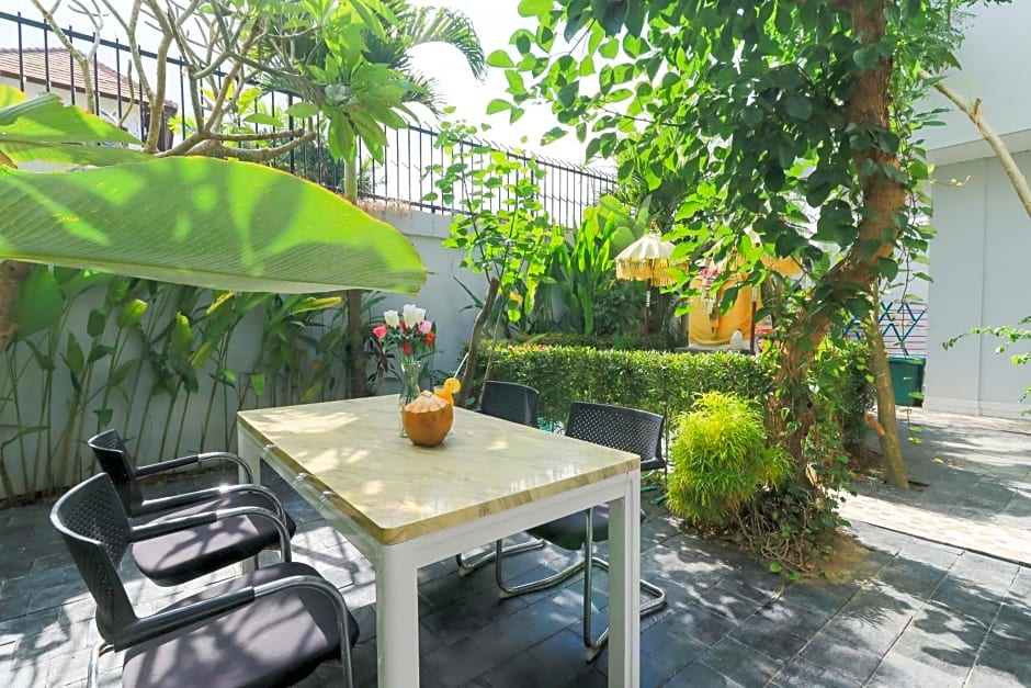 Margarita Surf Hostel Canggu