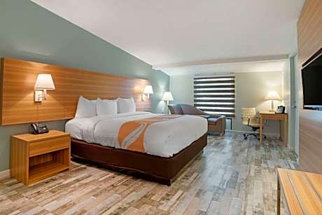 King Room with Bay View - Non-Smoking