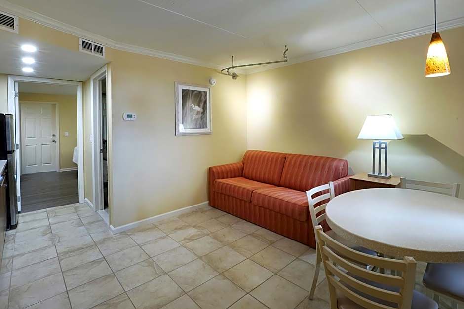 Fleur de Lis Beach Motel