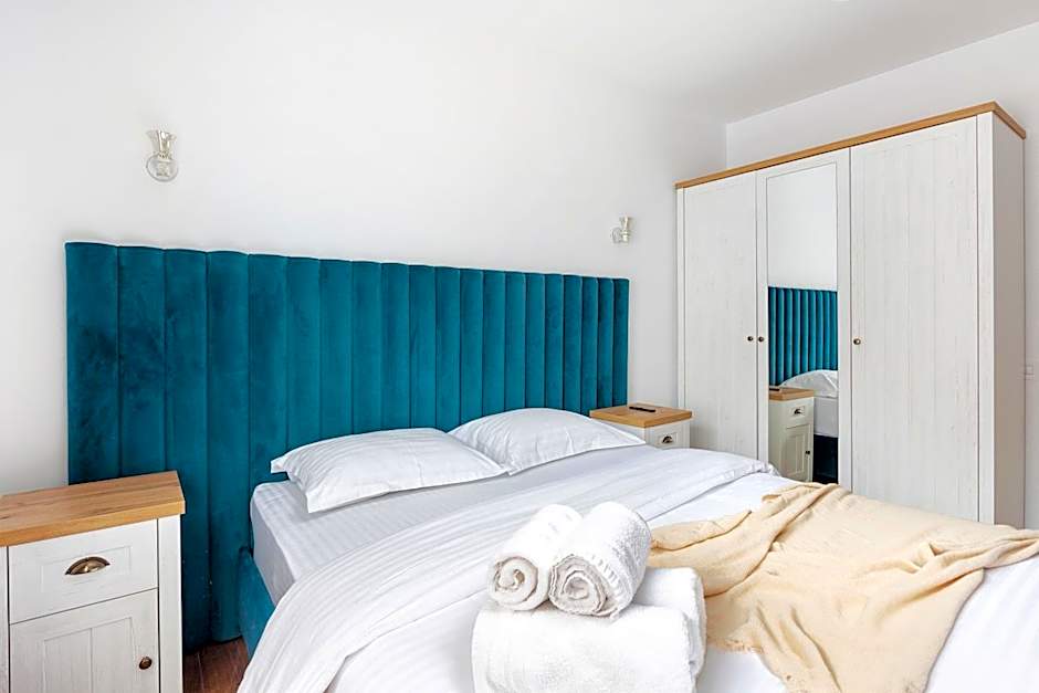 PEAK Aparthotel - Old Town - by CityHost