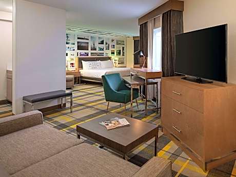 Grand King Suite