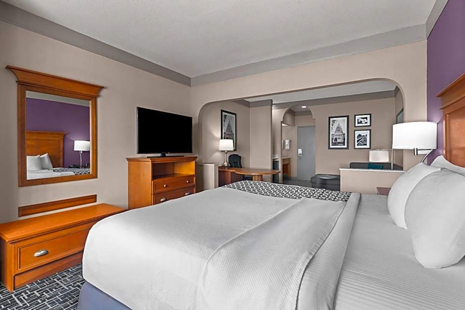 La Quinta Inn & Suites by Wyndham Jackson Airport/Pearl