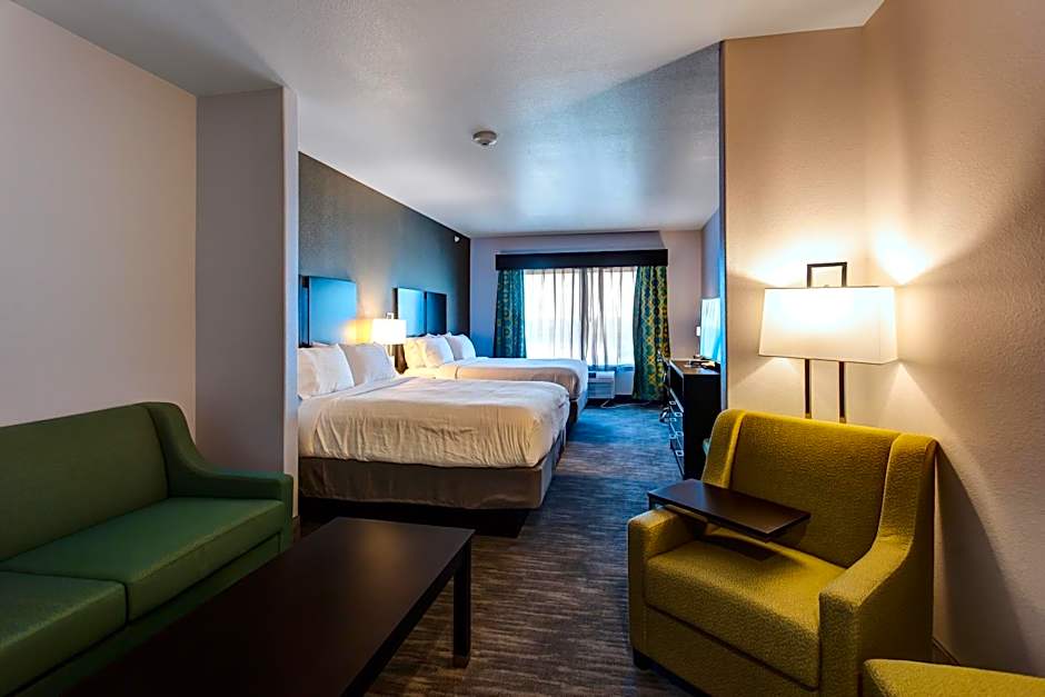 Photo 1 of 2 of 2 Queen Beds Suite