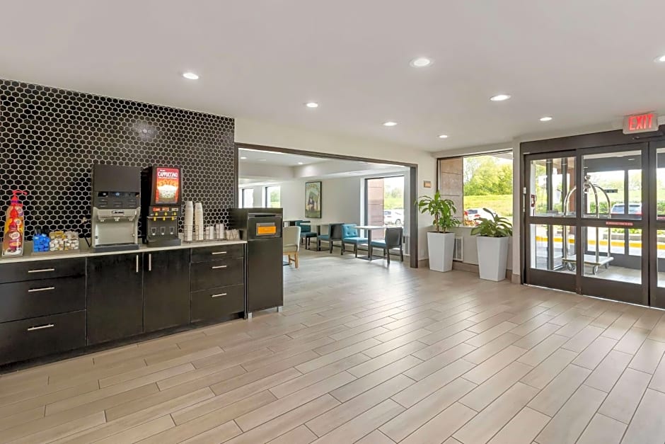 La Quinta Inn & Suites by Wyndham Des Moines West Clive