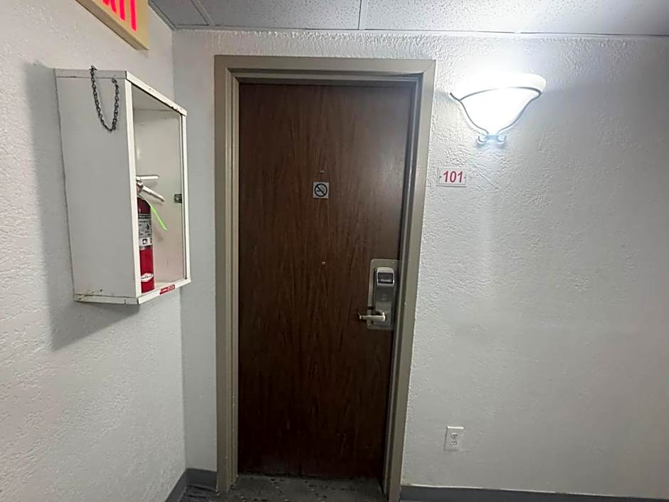 Express Inn & Suites