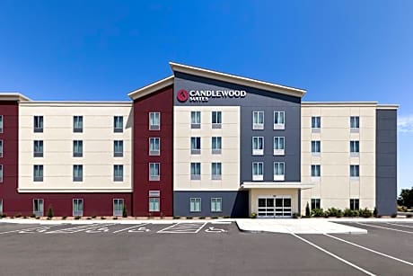 Candlewood Suites McPherson By IHG