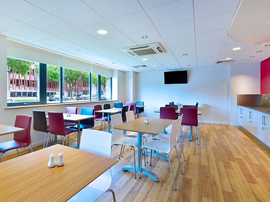 Travelodge Swindon Central