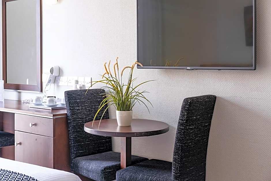 Livadhiotis City Hotel