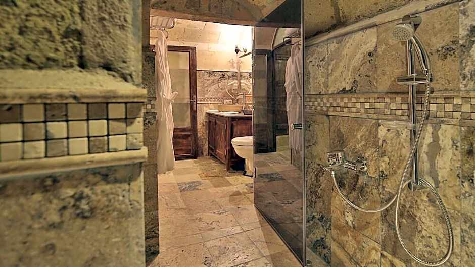 Maccan Cave Hotel