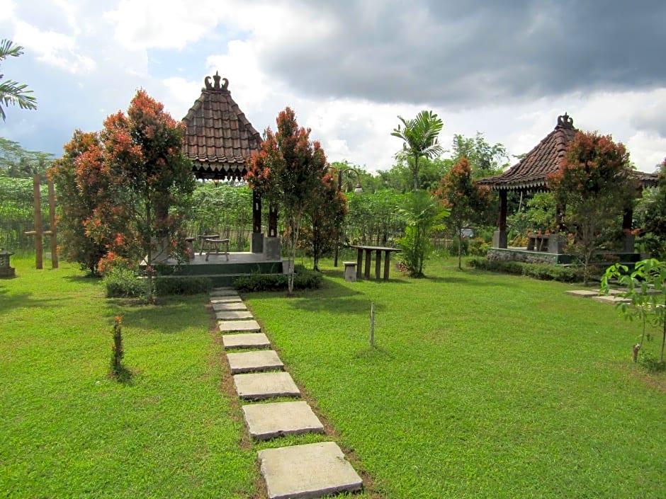 Balkondes Bumiharjo (Kampung Dolanan)