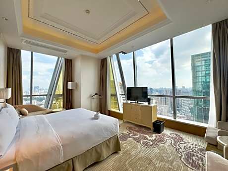 Executive King Suite with Lounge Access