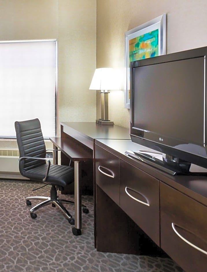 Holiday Inn Express & Suites Burlington - Mount Holly By IHG