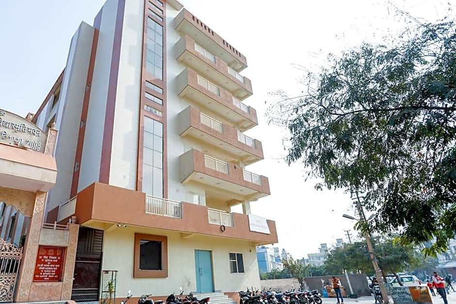 OYO 28629 Hotel Crosswind