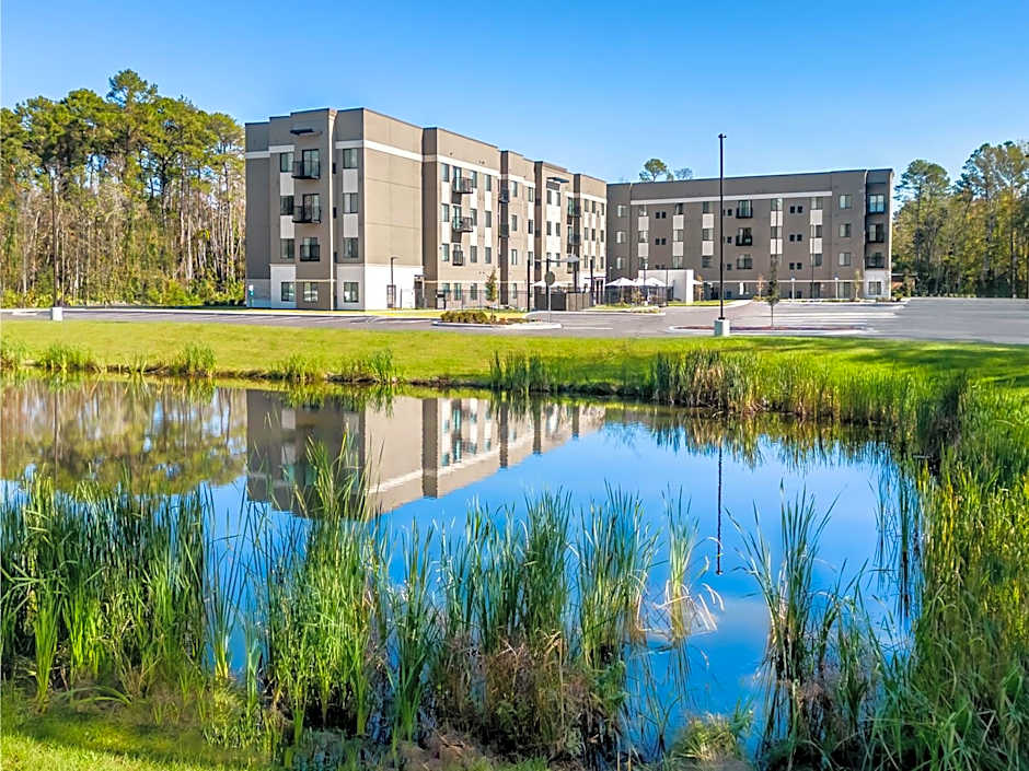 WaterWalk Extended Stay by Wyndham Jacksonville Deerwood Pk