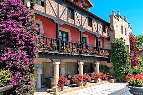 Costa Esmeralda Suites