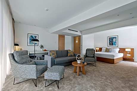 Comfor Suite with Balcony & Partial Sea View