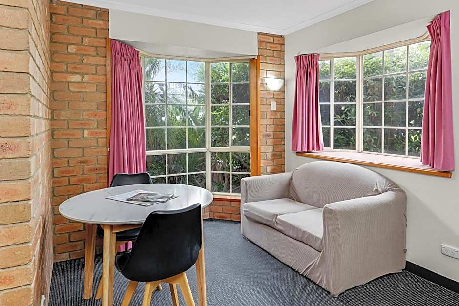 Sapphire Waters Motor Inn