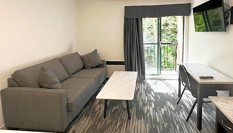 Photo 1 of 3 of Standard Suite