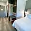 avid hotels - Macon North By IHG
